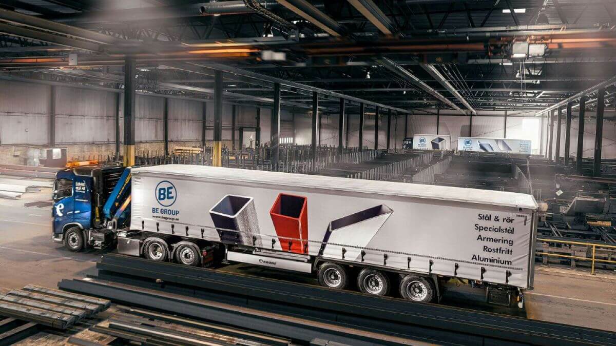 Lastbil och lager High res (1).jpg